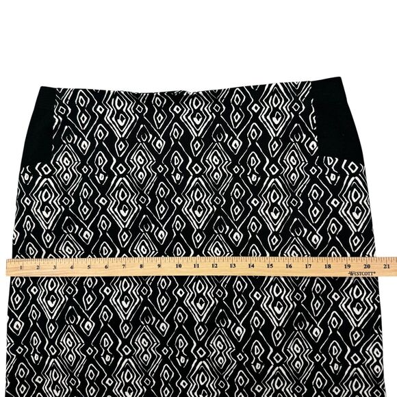 Chicos Skirt Womens 2 Large Black White A-Line Geometric Print Flat Front Preppy - Picture 6 of 8